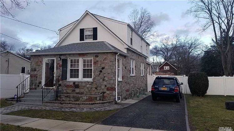 1st image of 529 Woodbine St