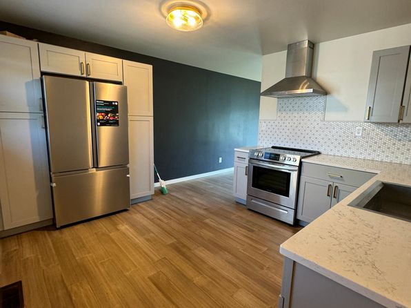 2217 W Kensington Dr