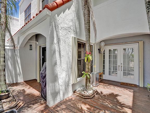 3rd image of 20940 Bay Ct APT 333-3