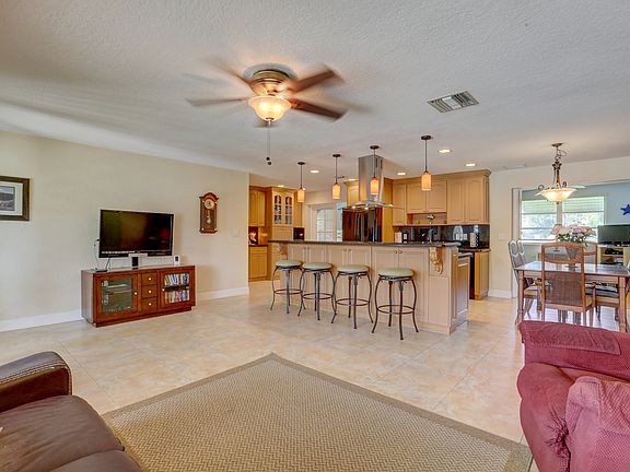 5th image of 4821 NW 58th St