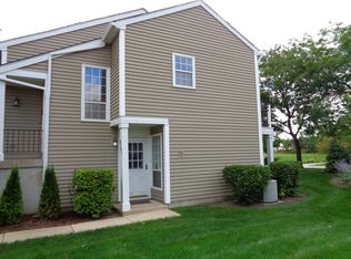 2147 Southwind Cir, Schaumburg, IL 60194