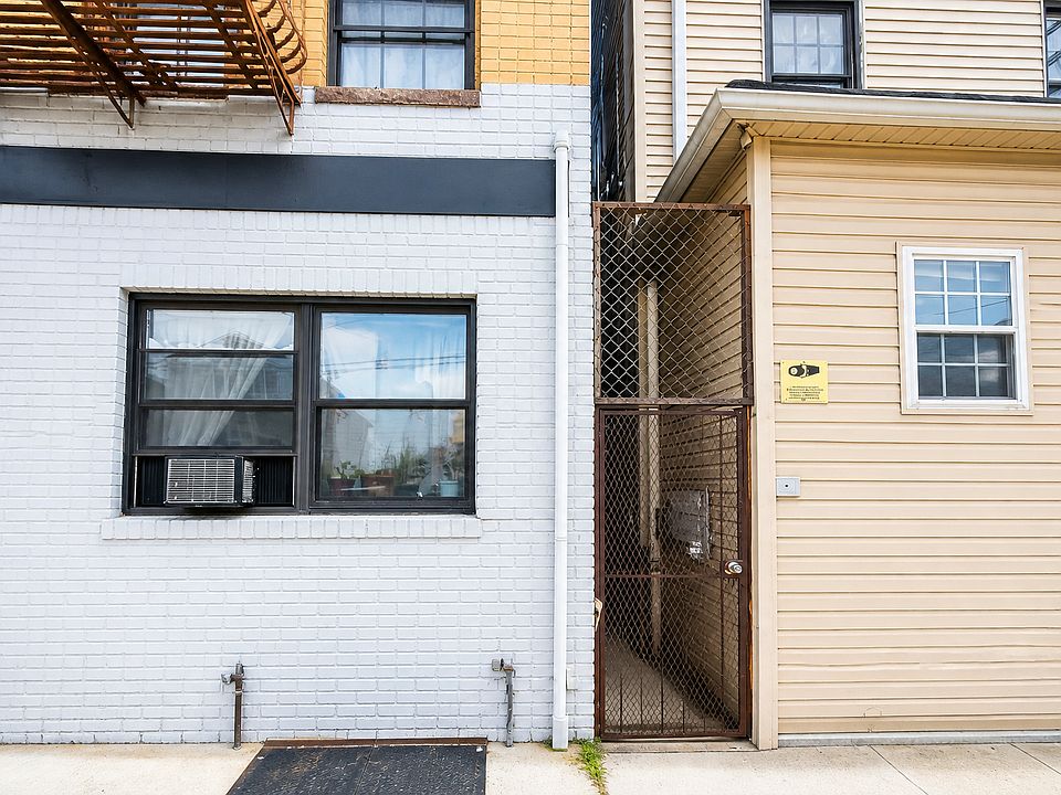 1st image of 137 3rd St #2AA