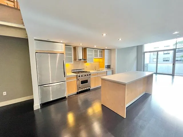 188 King St #304 — Photo 9