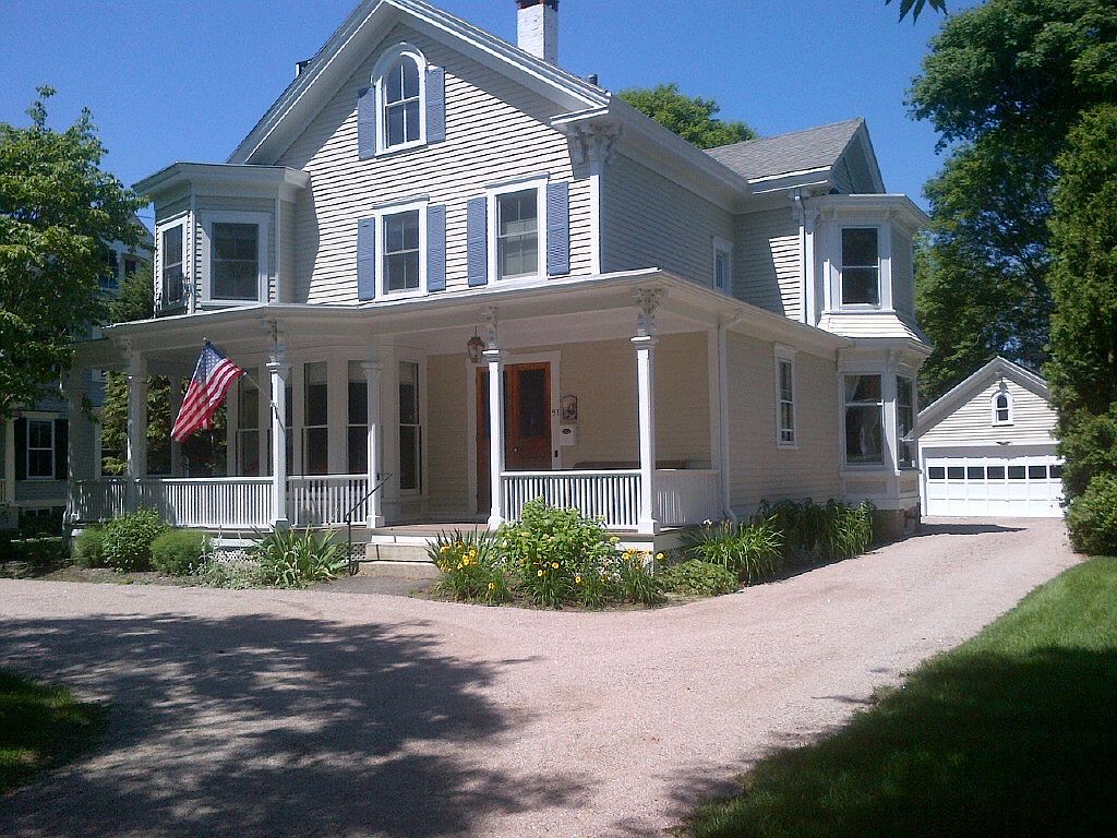 51 Elm St, Westerly, RI 02891 Zillow