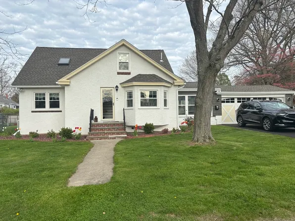 32 Warrenton Rd, Haverhill, MA 01832