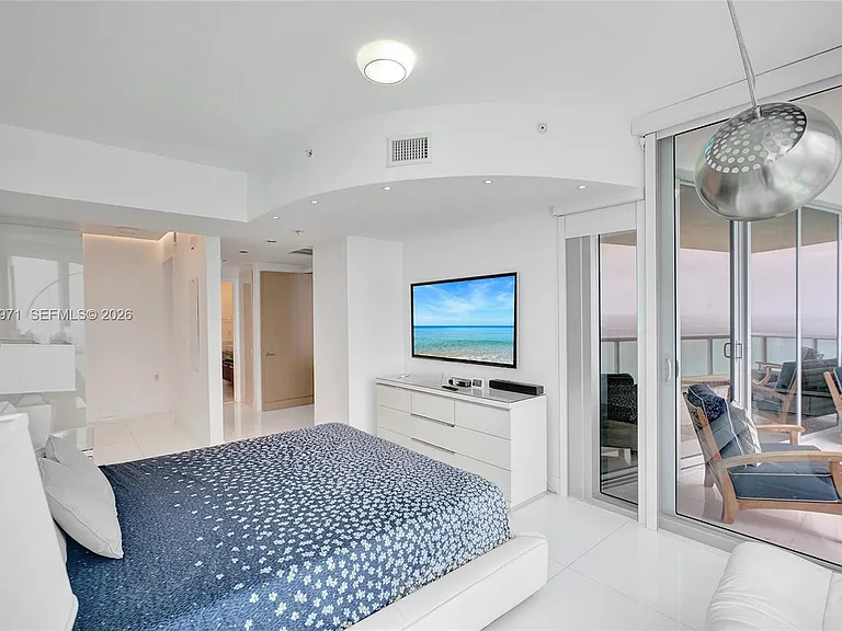 17121 Collins Ave #3206 — Photo 8