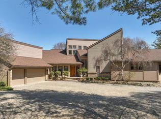 1661 Silverbell Rd, Rochester, MI 48306