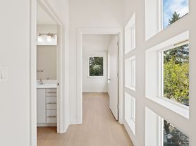 Duke Henry Flats