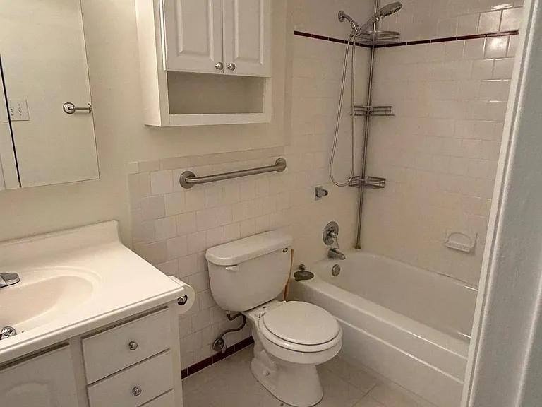 120 Cross Keys Rd #E — Photo 9
