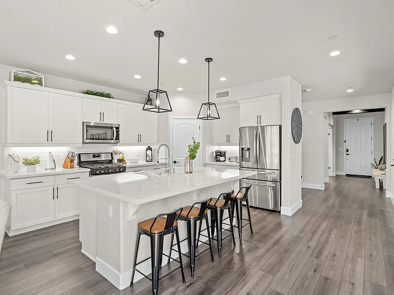 Celeste Ave — Photo 9