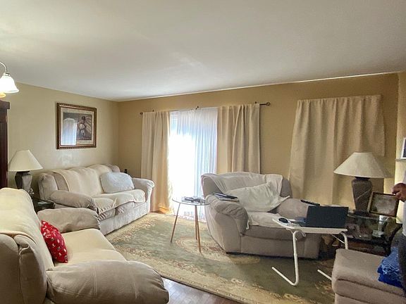2nd image of 15463 Windsong Ln