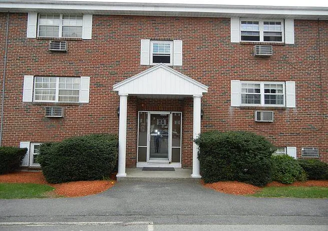 39 Pleasant St — Photo 1