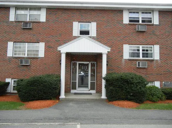 39 Pleasant St, Northborough, MA 01532