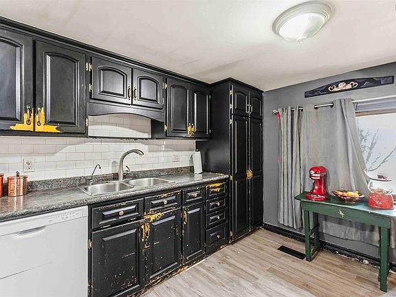5th image of 235 Taylor Drive Ext