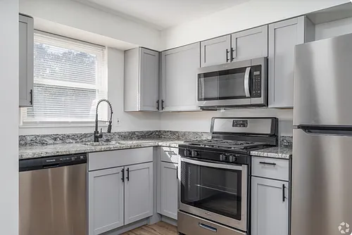 1305 W King Ave #H Photo 1