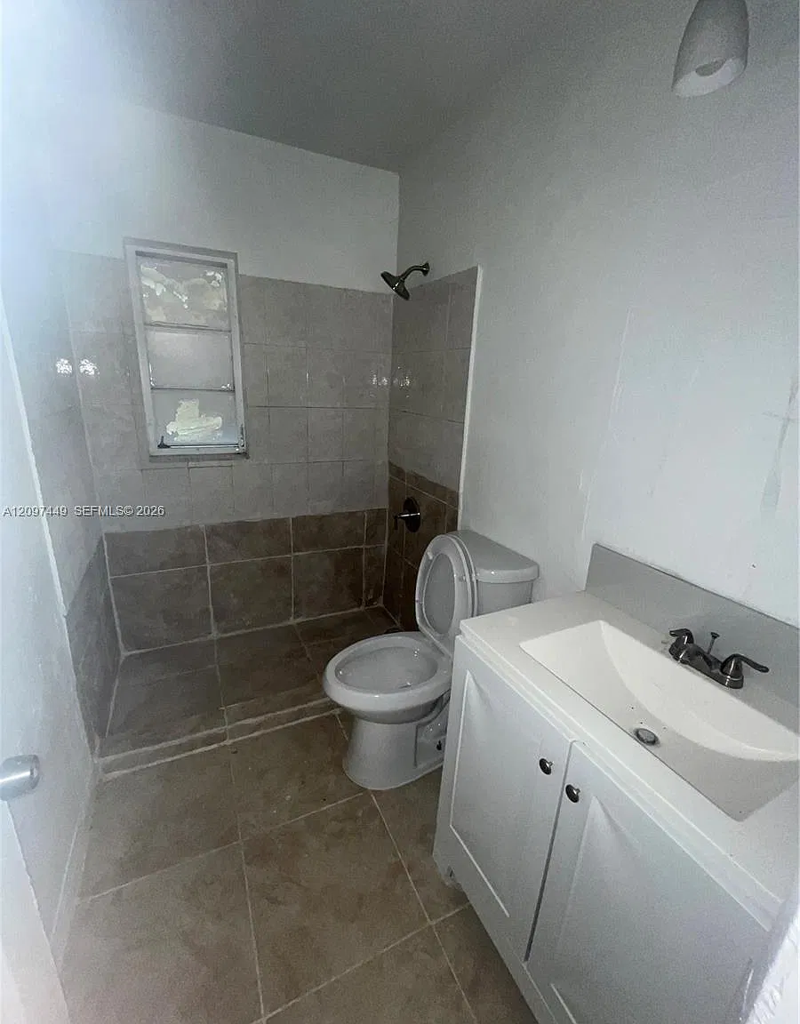 Leslie Estates Sec 2 — Photo 2