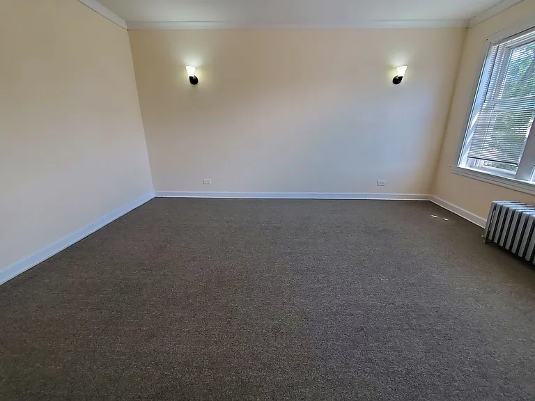3056 W Irving Park Rd #2E — Photo 2