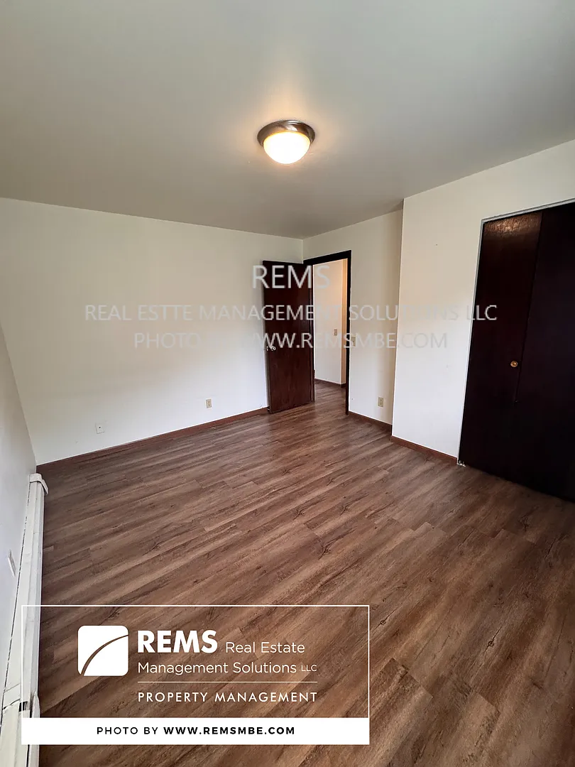 1110 Grand Avenue — Photo 1