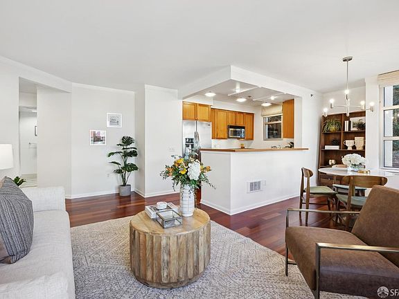 5th image of 1701 Jackson St APT 206