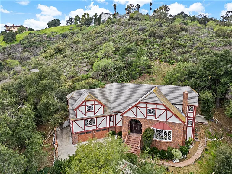 2705 Clear Creek Ln — Photo 47