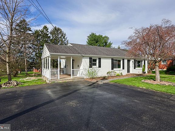 2nd image of 314 Dahlia Rd