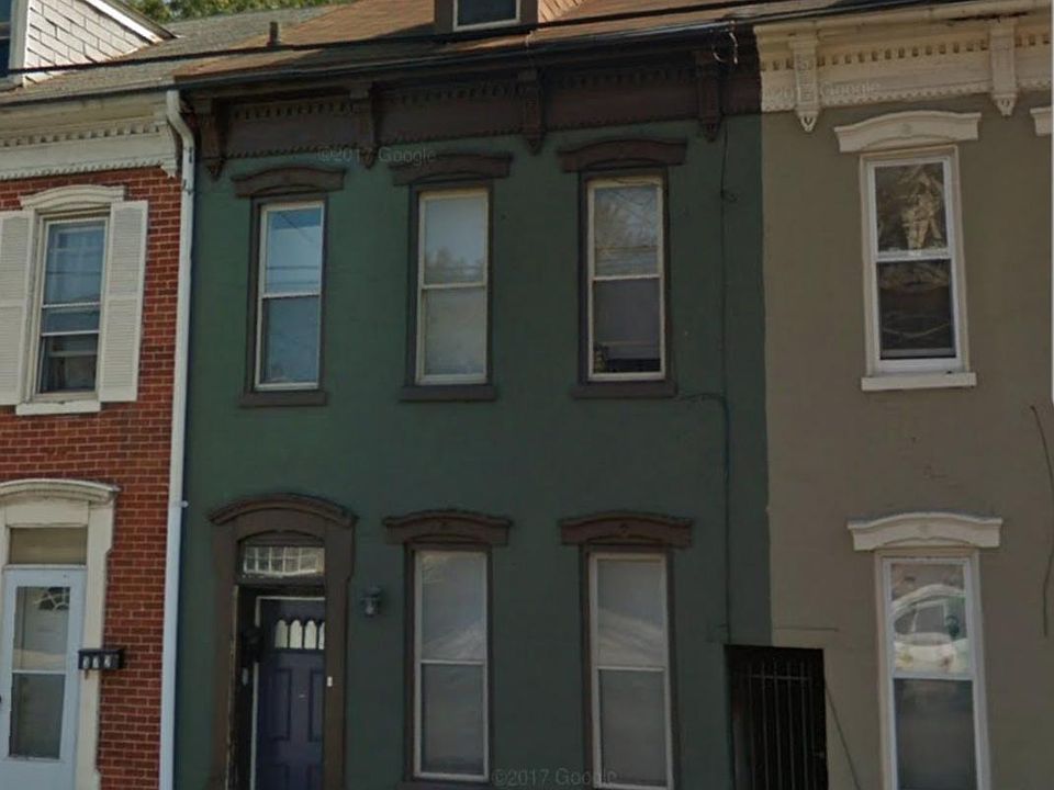 2nd image of 370 E Philadelphia St