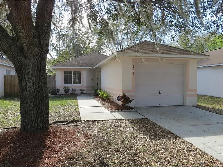 403 Abigail Rd — Photo 1