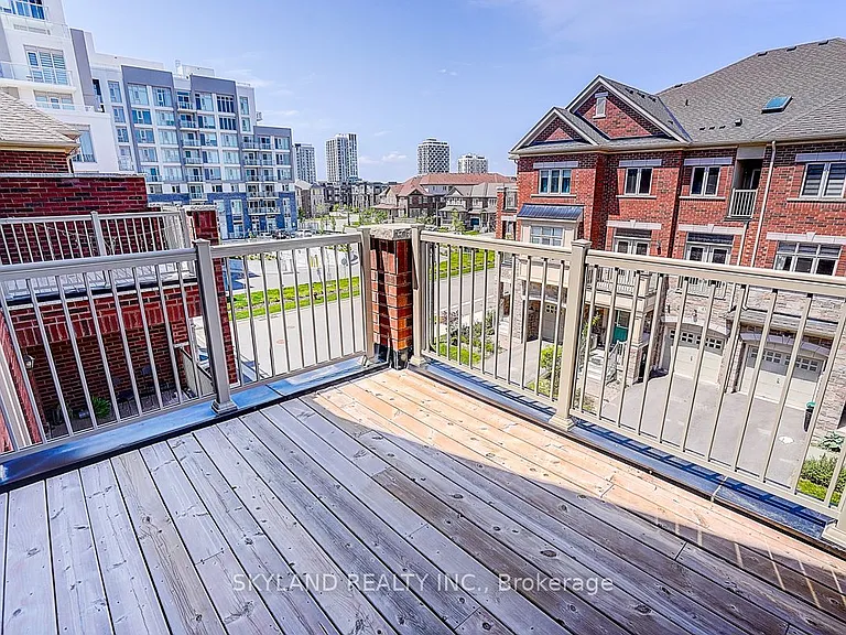 459 Dundas St E — Photo 26