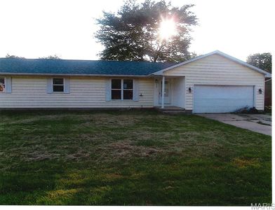 505 Schroeder Dr, Salem, IL, 62881