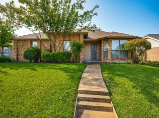 1662 Clarendon Dr, Lewisville, TX 75067