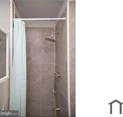 2440 S Sheridan St — Photo 5