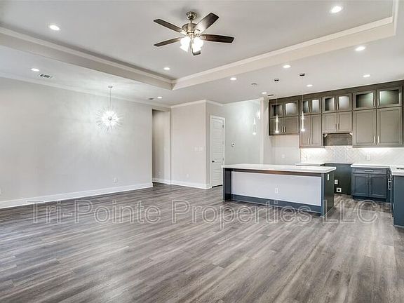 3rd image of 2059 Leath St