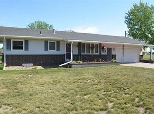 725 27th St, Fairbury, NE 68352