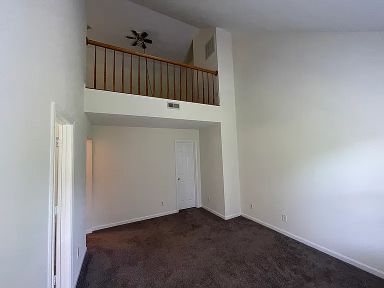 507 Stafford Glen Ct — Photo 13