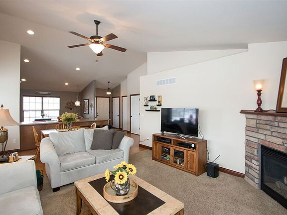 4th image of 1510 Red Oak Dr