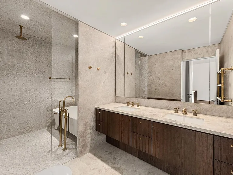 527 W 27th St #9B — Photo 6
