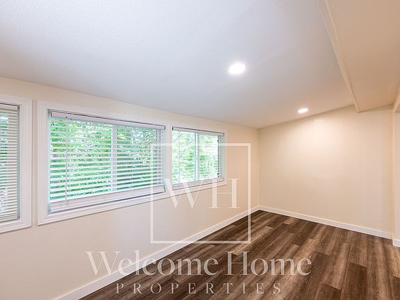 4th image of 116 SW 13th St APT 3