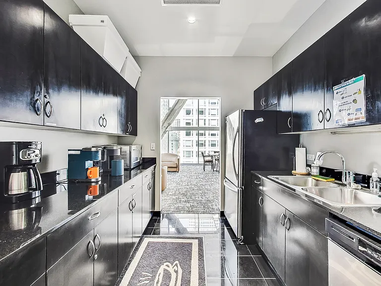 8 E Randolph St #3101 — Photo 22