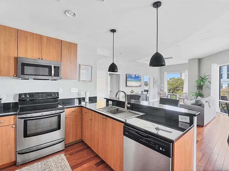 525 E Jackson St #609 — Photo 14