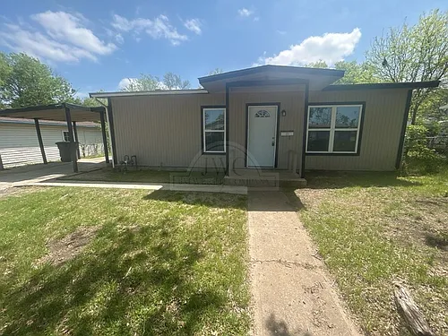 912 Southside Dr Photo 1