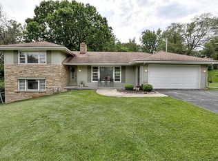3313 NW Oakcrest Dr, Kansas City, MO 64151