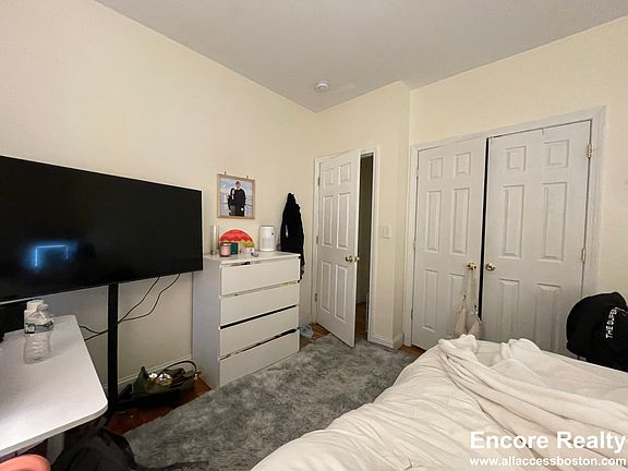 5th image of 69 Egmont St #66