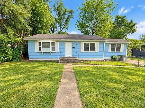 723 Pottawatomie St, Leavenworth, KS 66048