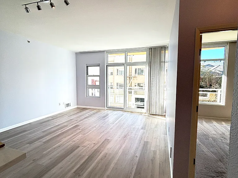 1 Lakeside Dr #310 — Photo 2