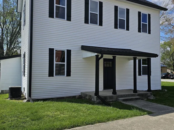 208 N East St, Carthage, IN 46115