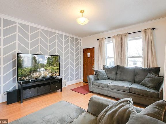 3rd image of 1772 Margaret St
