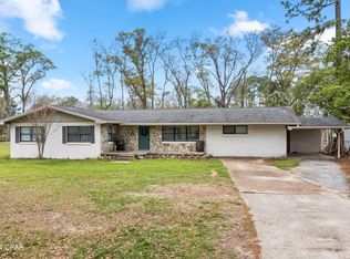 872 1st St, Chipley, FL 32428