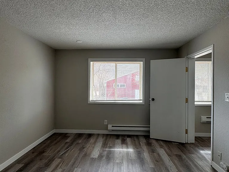Raintree Apartments — Photo 34