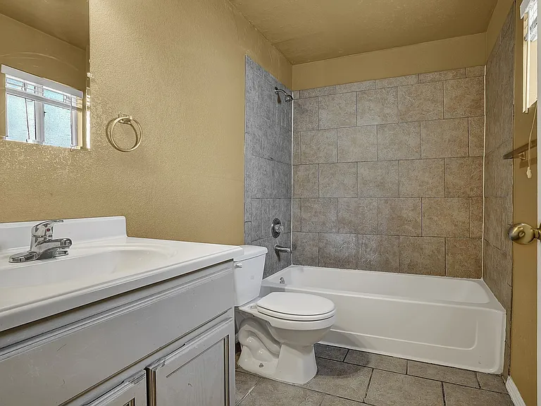 San Jose Apartments — Photo 12