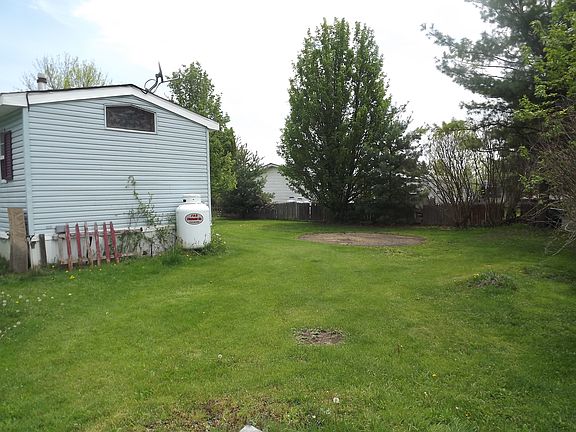 4th image of 9 Parkside Dr